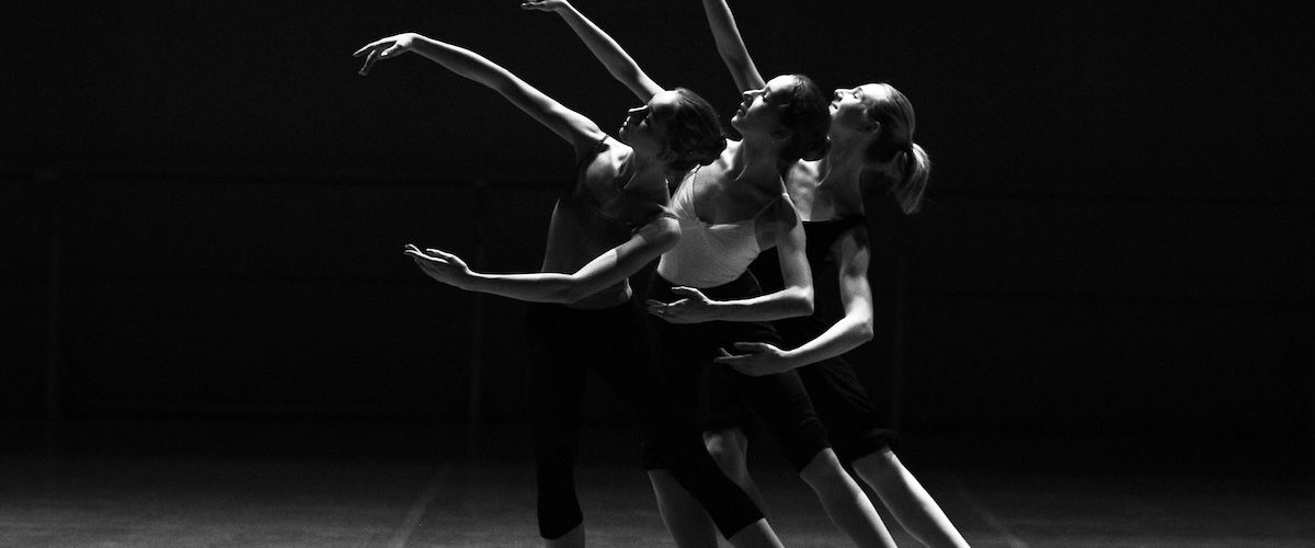 Contemporary Dance_WEB SIZE_pexels-pixabay-209948